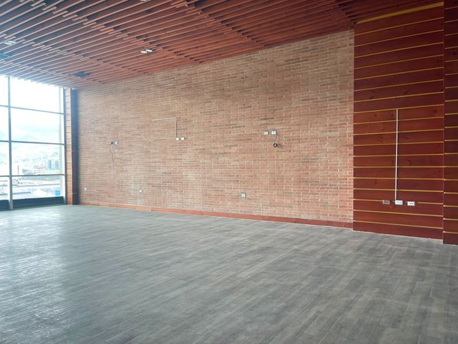 Local en arriendo en El Poblado, Medellín, 246 m² · foto 4 de 8