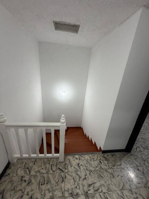 Casa de 5 alcobas en venta en Departamental, Cali · foto 14 de 15