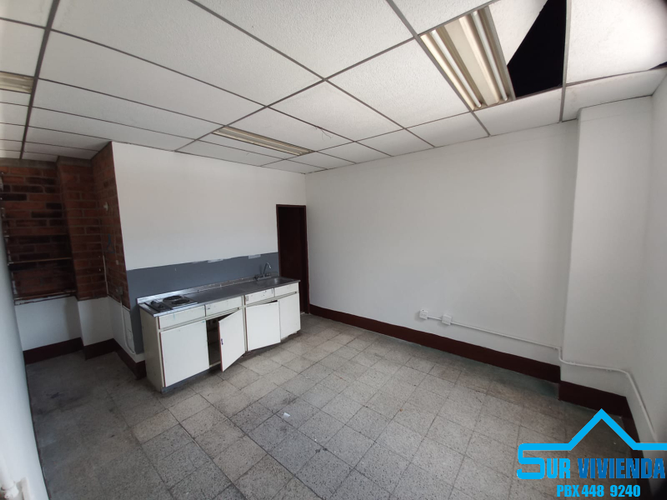 Oficina en arriendo en Zona Centro, Envigado, 480 m² · foto 2 de 24