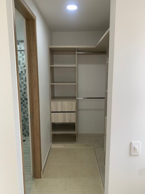 Apartamento en venta en Valle Del Lili, Cali · foto 8 de 9
