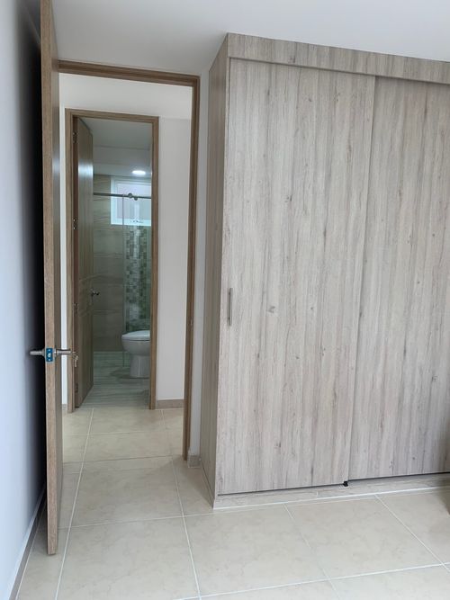 Apartamento en venta en Valle Del Lili, Cali · foto 6 de 9