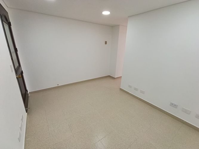 Oficina en arriendo en El Poblado, Medellín, 37 m² · foto 3 de 11