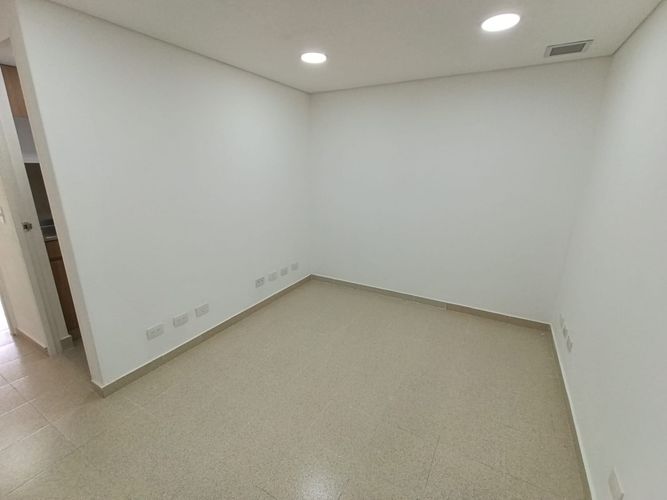 Oficina en arriendo en El Poblado, Medellín, 37 m² · foto 4 de 11