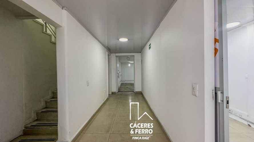 Casa en arriendo en Quinta Paredes, Bogotá, 613 m² · foto 11 de 19