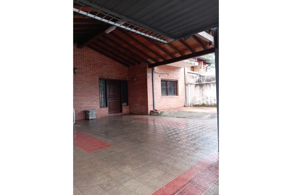 Casa-Alquiler-Mercedes Grau casi Tte Chirife, Mbachio II, Lambaré, Central — foto 3