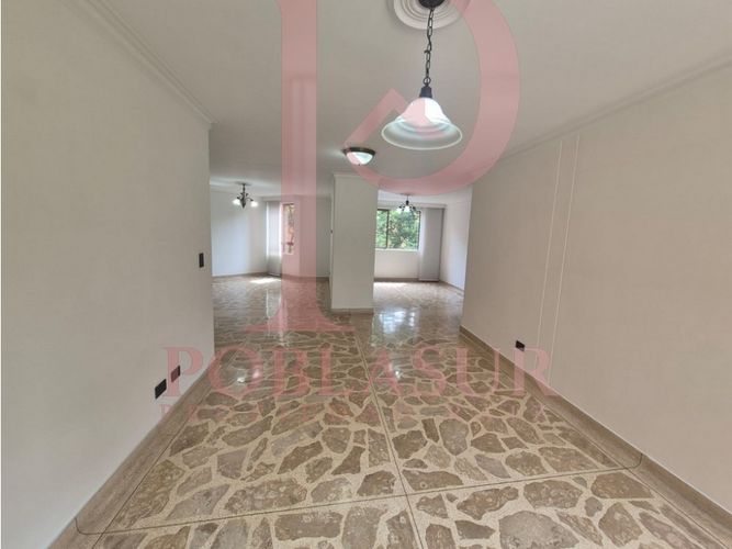 Apartamento de 3 alcobas en arriendo en Castropol, Medellín, 135 m² · foto 2 de 16