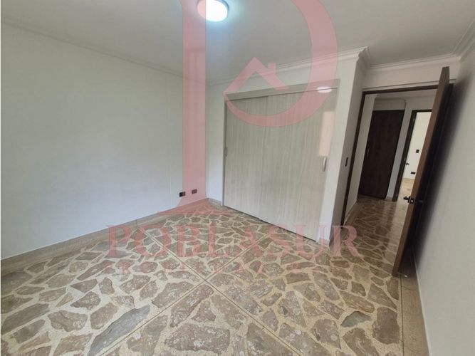 Apartamento de 3 alcobas en arriendo en Castropol, Medellín, 135 m² · foto 6 de 16