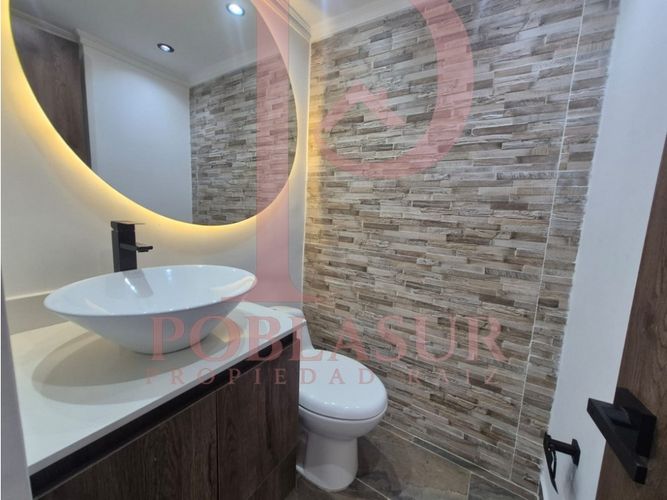 Apartamento de 3 alcobas en arriendo en Castropol, Medellín, 135 m² · foto 9 de 16