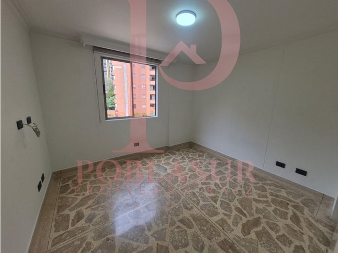 Apartamento de 3 alcobas en arriendo en Castropol, Medellín, 135 m² · foto 11 de 16