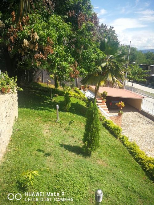 Casa de 4 alcobas en venta en Ricaurte, Ricaurte, 480 m² · foto 2 de 24