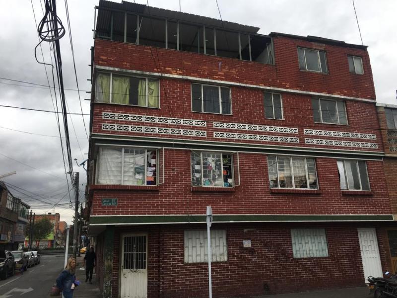Casa en venta en Engativá, Bogotá · foto 2 de 9