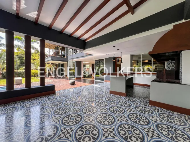 Casa de 4 alcobas en venta en Loma De Las Brujas, Envigado, 600 m² · foto 8 de 24