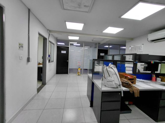 Oficina en arriendo en Junin, Cali, 211 m² · foto 14 de 24