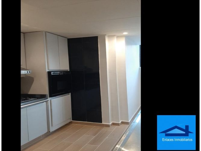 Apartamento de 2 alcobas en venta en San Benito, Medellín, 148 m² · foto 3 de 17