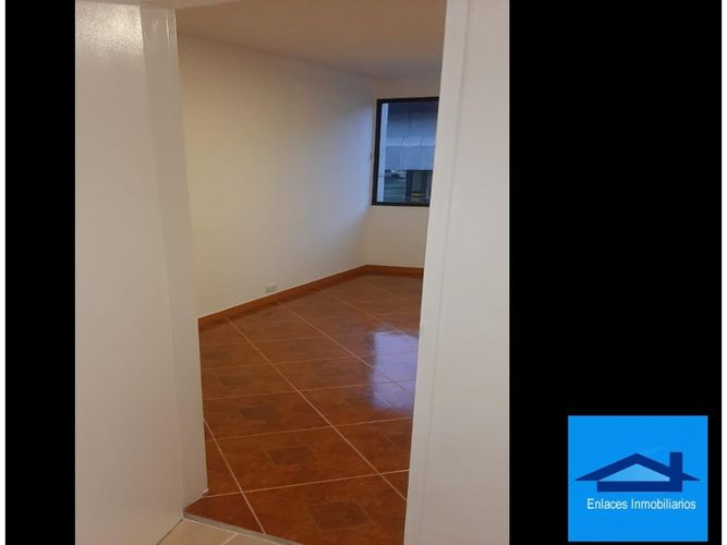 Apartamento de 2 alcobas en venta en San Benito, Medellín, 148 m² · foto 4 de 17