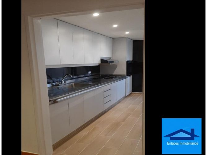 Apartamento de 2 alcobas en venta en San Benito, Medellín, 148 m² · foto 15 de 17