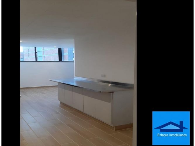 Apartamento de 2 alcobas en venta en San Benito, Medellín, 148 m² · foto 16 de 17