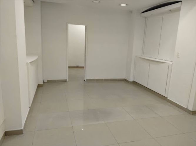 Local en arriendo en La Candelaria, Medellín, 32 m² · foto 4 de 8