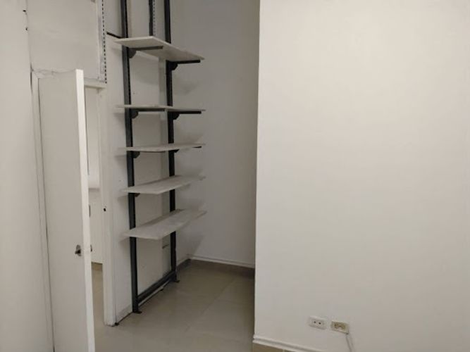 Local en arriendo en La Candelaria, Medellín, 32 m² · foto 6 de 8