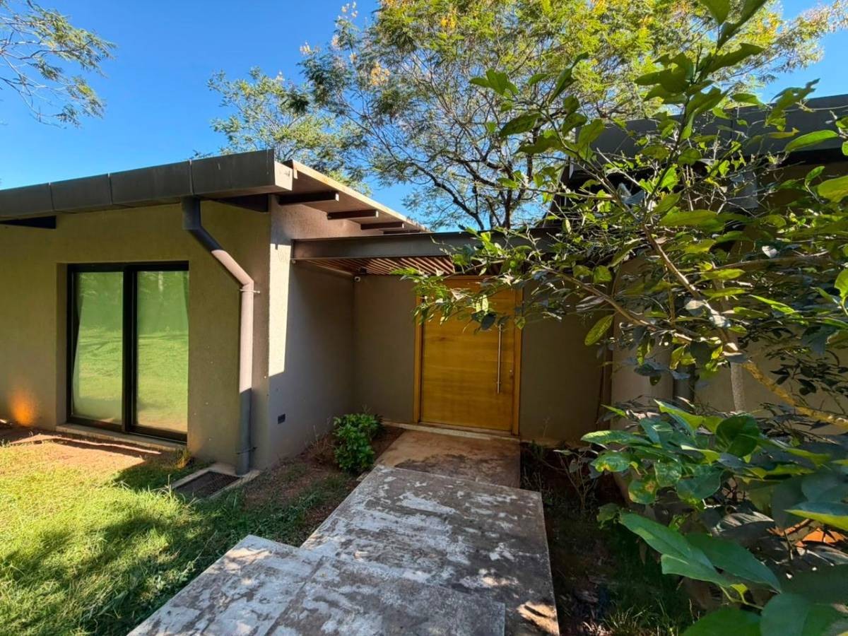 Vendo casa de 5 dormitorios en terreno de 8.7 hectáreas - San Bernardino — foto 2
