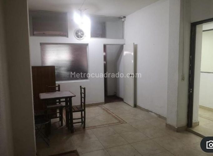 Casa de 5 alcobas en venta en La Esmeralda, Bogotá, 316 m² · foto 3 de 20