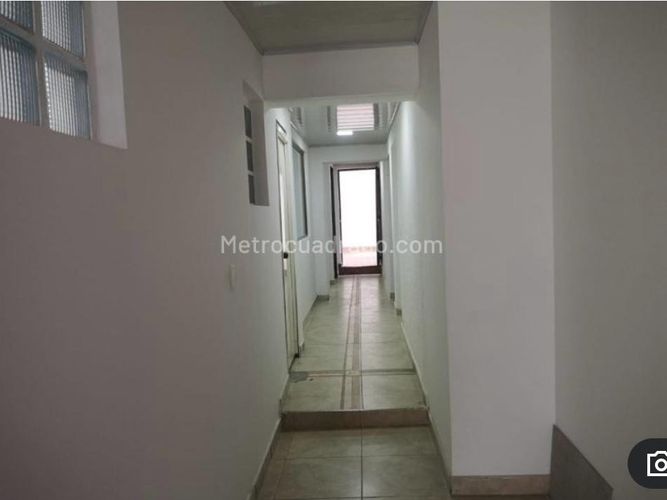 Casa de 5 alcobas en venta en La Esmeralda, Bogotá, 316 m² · foto 4 de 20