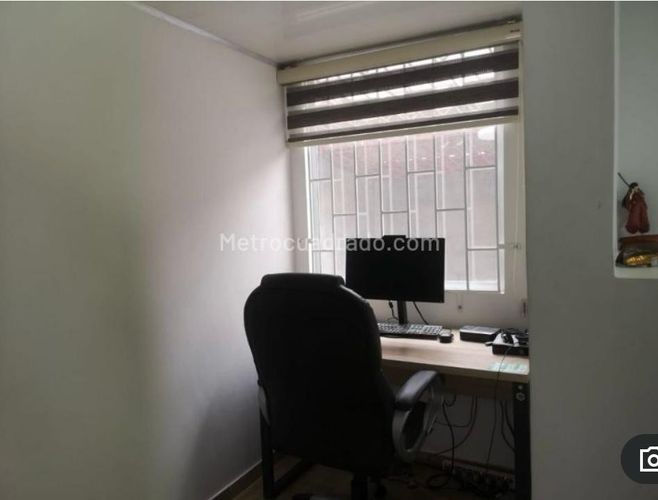 Casa de 5 alcobas en venta en La Esmeralda, Bogotá, 316 m² · foto 9 de 20