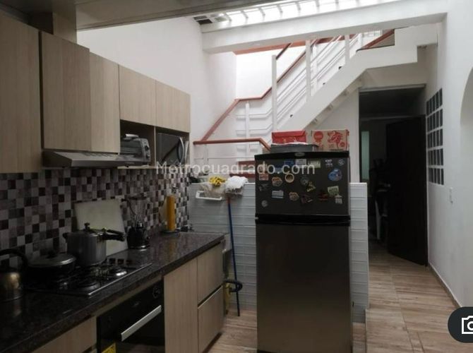 Casa de 5 alcobas en venta en La Esmeralda, Bogotá, 316 m² · foto 7 de 20