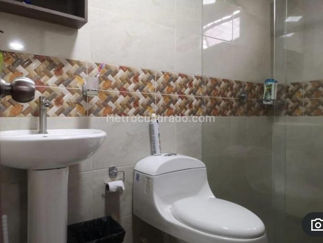 Casa de 5 alcobas en venta en La Esmeralda, Bogotá, 316 m² · foto 10 de 20