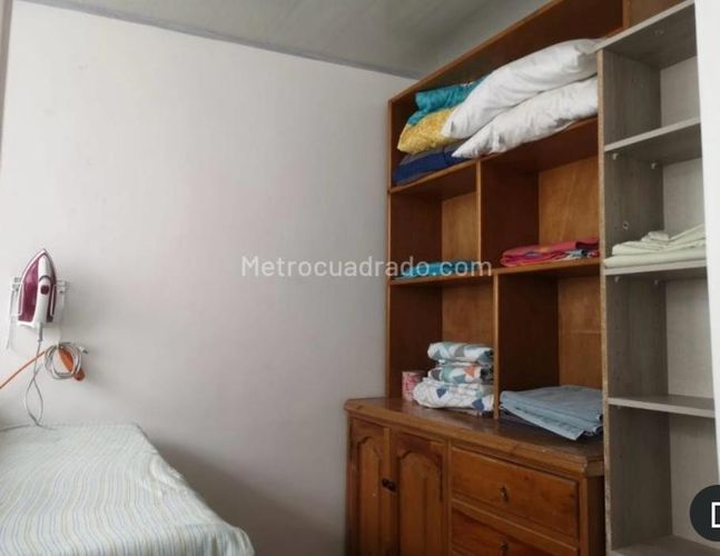 Casa de 5 alcobas en venta en La Esmeralda, Bogotá, 316 m² · foto 13 de 20