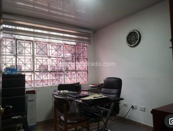 Casa de 5 alcobas en venta en La Esmeralda, Bogotá, 316 m² · foto 5 de 20