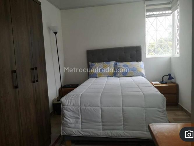 Casa de 5 alcobas en venta en La Esmeralda, Bogotá, 316 m² · foto 18 de 20
