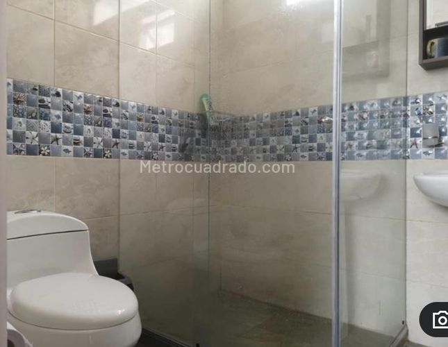Casa de 5 alcobas en venta en La Esmeralda, Bogotá, 316 m² · foto 15 de 20