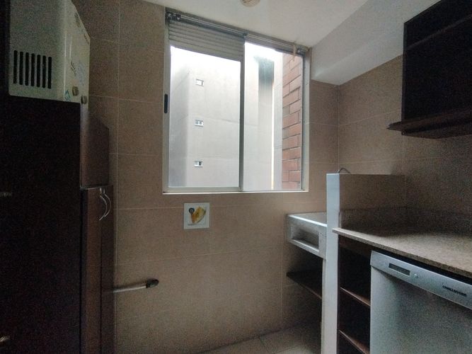 Apartamento de 3 alcobas en arriendo en Loma Del Esmeraldal, Envigado, 109 m² · foto 4 de 20