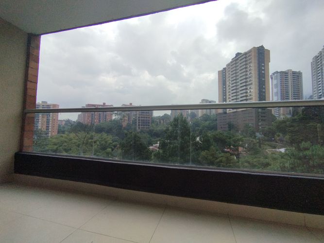 Apartamento de 3 alcobas en arriendo en Loma Del Esmeraldal, Envigado, 109 m² · foto 10 de 20
