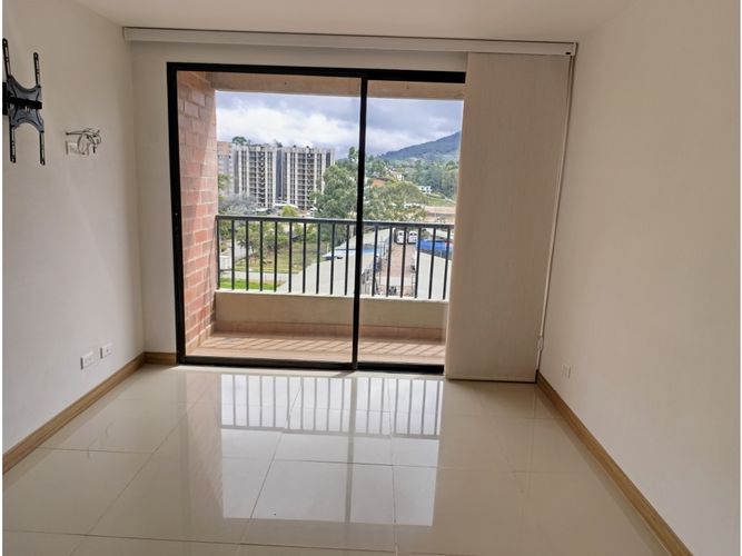 Apartamento de 3 alcobas en venta en El Carmen De Viboral, El Carmen de Viboral, 75 m² · foto 4 de 24