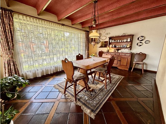Casa de 3 alcobas en venta en Santa Barbara, Bogotá, 408 m² · foto 3 de 16
