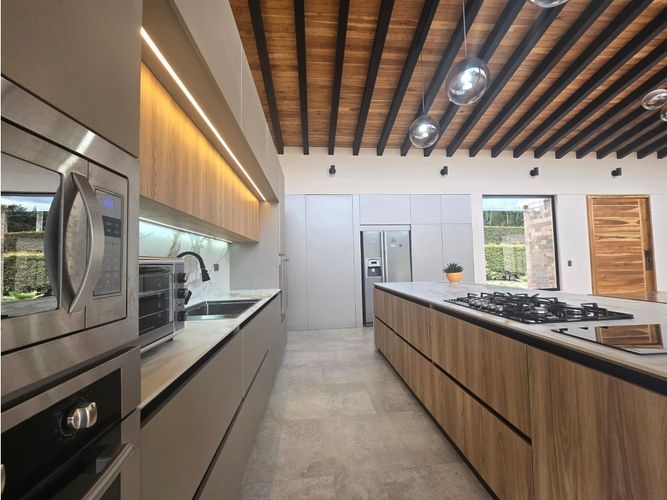 Casa de 3 alcobas en arriendo en La Clara, Guarne, 350 m² · foto 5 de 24