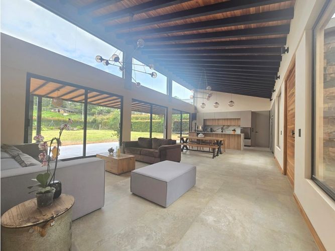 Casa de 3 alcobas en arriendo en La Clara, Guarne, 350 m² · foto 6 de 24