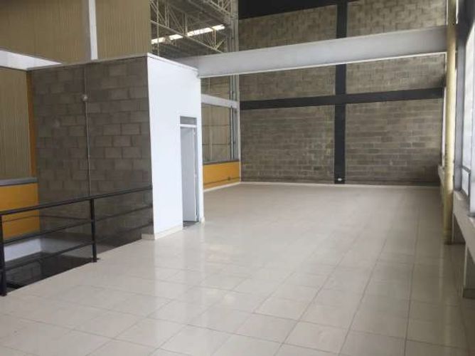 Bodega en arriendo en Siberia, Cota, 1632 m² · foto 2 de 4