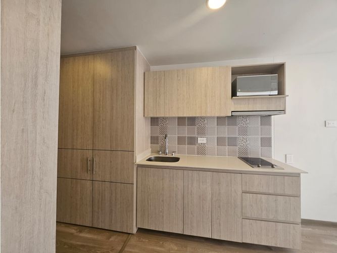 Apartaestudio en venta en Chapinero, Bogotá, 30 m² · foto 2 de 12