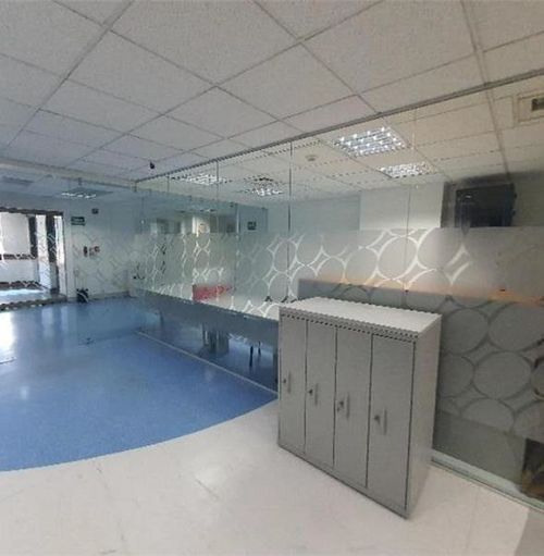 Oficina en arriendo en La Aguacatala, Medellín, 248 m² · foto 4 de 5