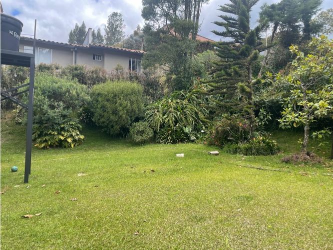 Casa de 3 alcobas en arriendo en Altos Del Escobero, Envigado, 270 m² · foto 4 de 18