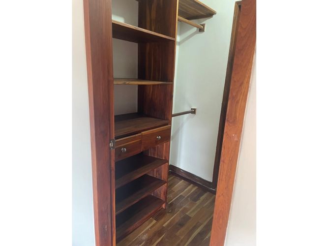 Casa de 3 alcobas en arriendo en Altos Del Escobero, Envigado, 270 m² · foto 13 de 18