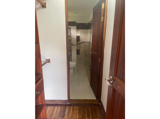 Casa de 3 alcobas en arriendo en Altos Del Escobero, Envigado, 270 m² · foto 14 de 18