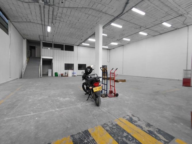 Bodega en arriendo en Junin, Cali, 400 m² · foto 4 de 20