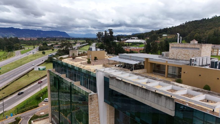 Local en arriendo en Altos De Yerbabuena, Chía, 117 m² · foto 2 de 5