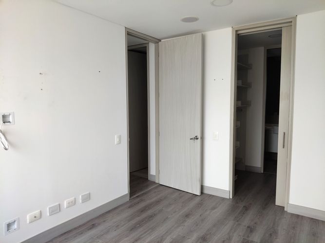 Apartamento en venta en Lagos De Cordoba, Bogotá · foto 11 de 24