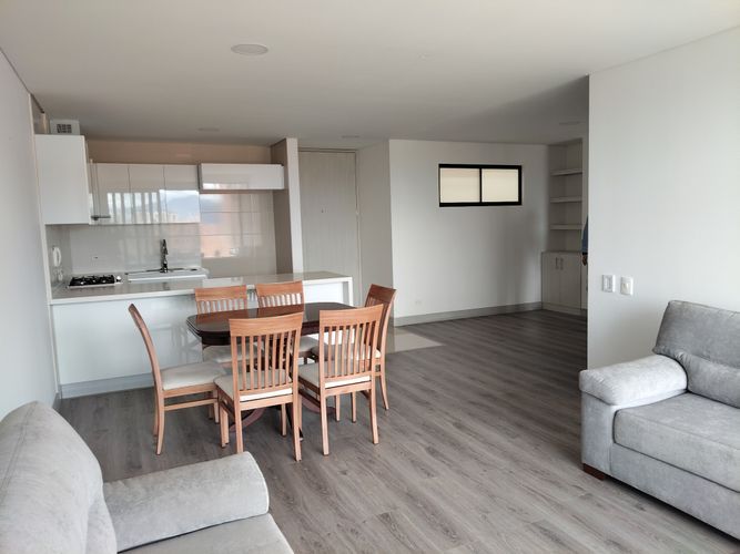Apartamento en venta en Lagos De Cordoba, Bogotá · foto 2 de 24
