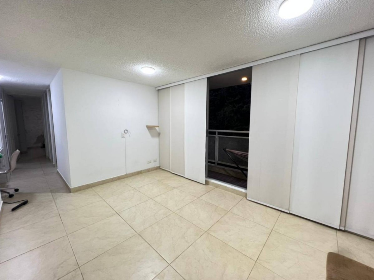 Apartamento en venta en El Poblado Ii Etapa, Pereira · foto 2 de 14